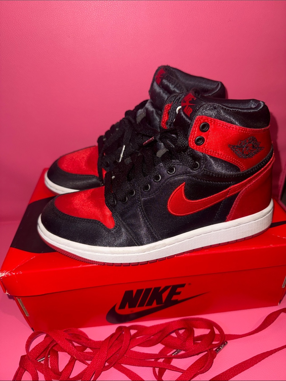 Air Jordan 1 High OG Satin Bred (Women’s Size 6.5) - w/ Box & Extra Laces - Picture 5 of 6